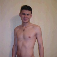 Posing naked - Picture 13