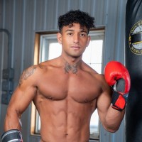Kenzo Alvarez fucks Michael Vente - Picture 1
