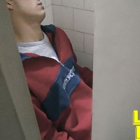 Toilet bareback - Picture 1