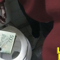 Toilet bareback - Picture 3