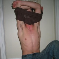 Elliott L cums all over himself - Picture 2