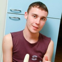 Cute gay boy masturbates eating a banana - Picture 4