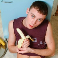 Cute gay boy masturbates eating a banana - Picture 8