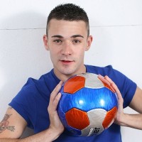 Hot soccer guy - Picture 1