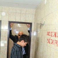 Drunk guy fucks in the toilet for money - Picture 2