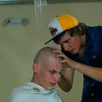 Guy gets his hair shaved off before dominating a slave - Picture 15