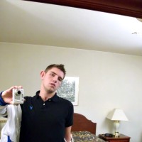 Justin shows off his body - Picture 18