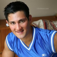 Cute college jock posing naked - Picture 2