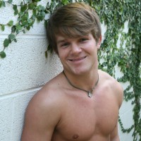 Pretty frat boy Chip - Picture 3