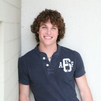 Naked curly jock Jesse - Picture 1