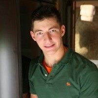 Hot jock Jonas posing naked - Picture 1