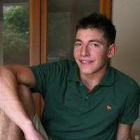 Hot jock Jonas posing naked - Picture 2