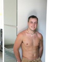 Young swimmer stripping - Picture 4