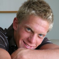 Blonde jock gets naked - Picture 2