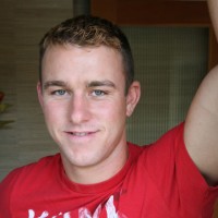 Strong college jock posing naked - Picture 1