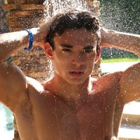 Sexy college studs posing - Picture 3