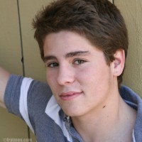 Innocent jock boy posing - Picture 2