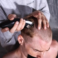 Head shaved and face fucked - Picture 3