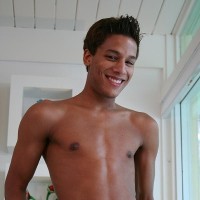 Aaron Armstrong masturbates - Picture 6