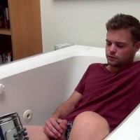 Dustin Fitch tub soaking - Picture 13