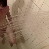 Scottie Cooper hosing downin the tub - Picture 17