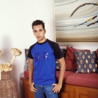 Hung gay naked - Picture 1