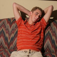 Hoyt pisses his pants - Picture 1