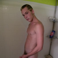 Puppy pisses in the shower - Picture 8