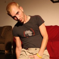 Jacob Wright pissing - Picture 1