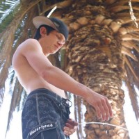Ian Madrox piss outdoor - Picture 7