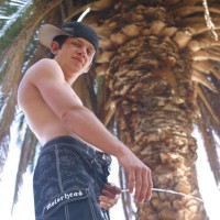 Ian Madrox piss outdoor - Picture 9