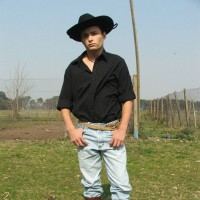 Guy tasting cowboys' dicks - Picture 2