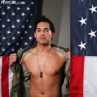 Stewart posing naked - Picture 1