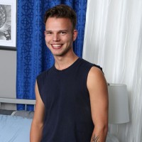 Drew Foxx jerks off - Picture 1