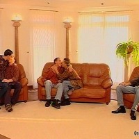 Hunk chain fuck on sofa - Picture 1