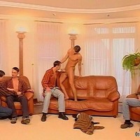 Hunk chain fuck on sofa - Picture 3