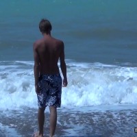 Swimming and wanking - Picture 1