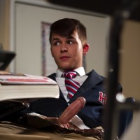 Two studs have sex in the classroom - Picture 3