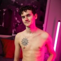 Cole Link gets fucked by a masked muscle top - Picture 1