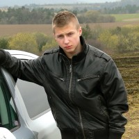 Maximilian play with his cock in the car - Picture 2