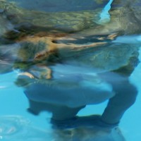 Group sex in the pool - Picture 3