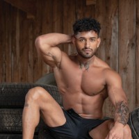 Kenzo Alvarez fucks Cam Crawford - Picture 1