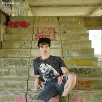 Antony Carter Masturbates in an abandoned factory - Picture 2