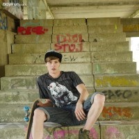 Antony Carter Masturbates in an abandoned factory - Picture 3