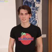 Jack Luciano shows his cock - Picture 2