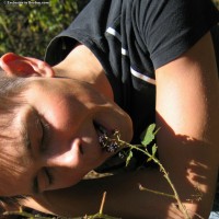 Piotr cums outdoor - Picture 2
