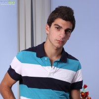 Maxim Moira shows his cock - Picture 1