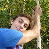 Erik shows his cock outdoor - Picture 2