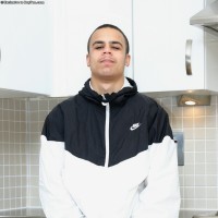Jermaine takes off his underwear - Picture 1