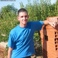 James jerks off on a construction site - Picture 2
